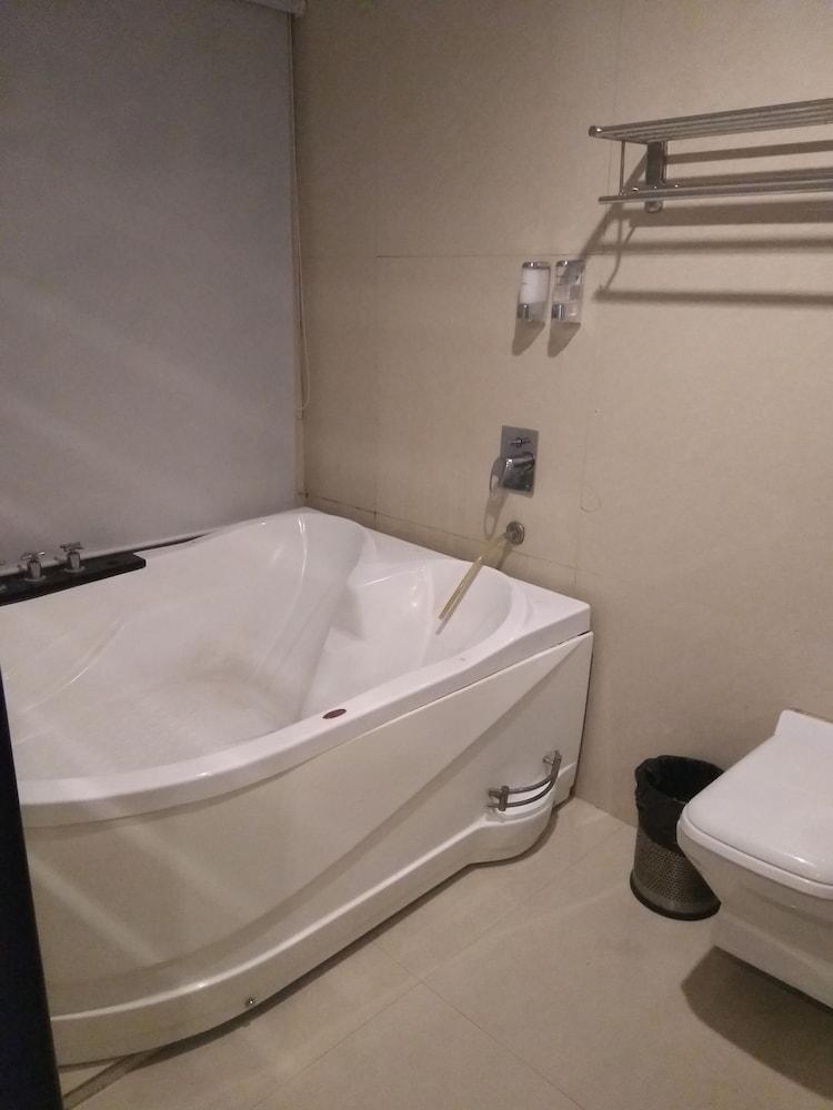 Chandīgarh Hotel Rajshree & Spa מראה חיצוני תמונה